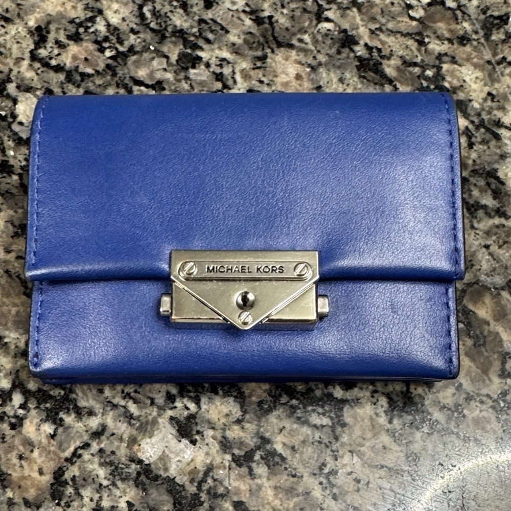 Michael Kors Cece Cobalt Blue Card Wallet with Silver Clasp EUC - Picture 1 of 15
